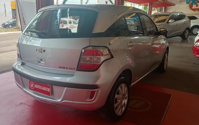 imagem-https://www.socarrao.com.br/sc-vehicle-images-prod/37414/1769988668369-7215653OR_1768053317_70_200.jpg