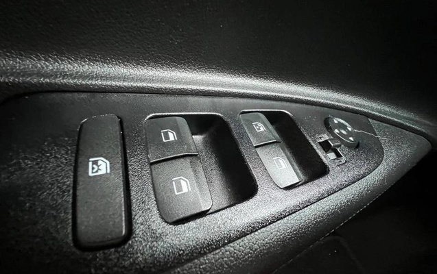 imagem-https://www.socarrao.com.br/sc-vehicle-images-prod/3741594/1788987372643-8462100_13_B_fa39205bbe.jpeg