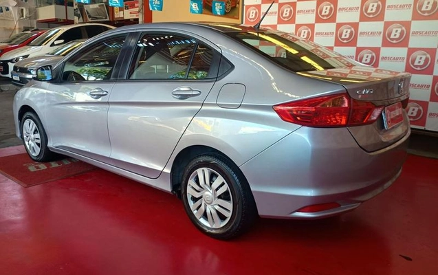 imagem-https://www.socarrao.com.br/sc-vehicle-images-prod/37416/1769988668809-7239257OR_1769630929_41_200.jpg