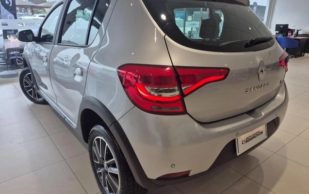 imagem-https://www.socarrao.com.br/sc-vehicle-images-prod/3741632/1788987388511-8462090_13_B_3438cb3119.jpeg
