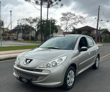 Peugeot 207 XR 1.4 Flex 8V 3p 2012 Prata — foto 1 de 3