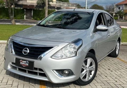 Nissan VERSA 2018 Prata — foto 1 de 3