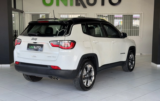 imagem-https://www.socarrao.com.br/sc-vehicle-images-prod/3741794/1788988111214-003_b46519fad4a61ffb01e4c8cf2e9f23e8.jpeg