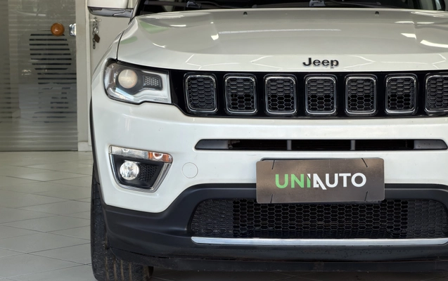 imagem-https://www.socarrao.com.br/sc-vehicle-images-prod/3741794/1788988111225-003_98aed09b5df7ff165b42edd6ed79ced9.jpeg