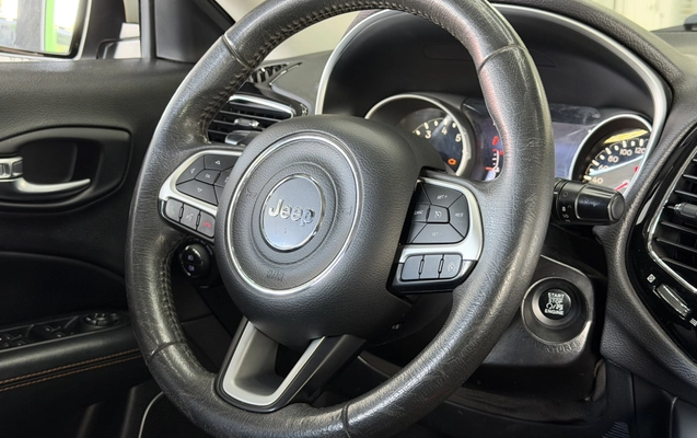 imagem-https://www.socarrao.com.br/sc-vehicle-images-prod/3741794/1788988111236-003_ca7e6495d4d35d2a1674268907d581e4.jpeg