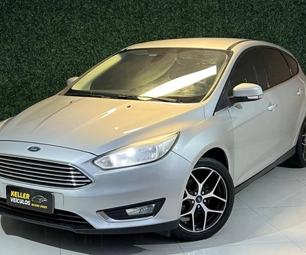 Ford Focus 2016 Prata — foto 1 de 3