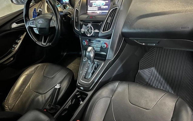 imagem-https://www.socarrao.com.br/sc-vehicle-images-prod/3741979/1789148919180-8394861_10_B_148722eb91.jpeg