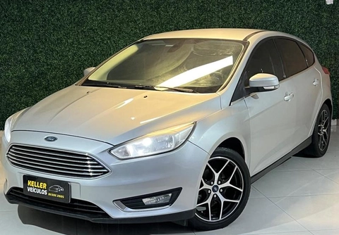 Ford Focus 2016 Prata — foto 1 de 3