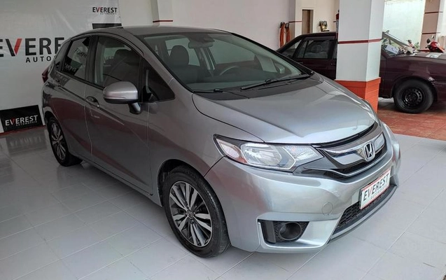 imagem-https://www.socarrao.com.br/sc-vehicle-images-prod/3742297/1789667664981-8462267_3_B_a5107f9a5b.jpeg