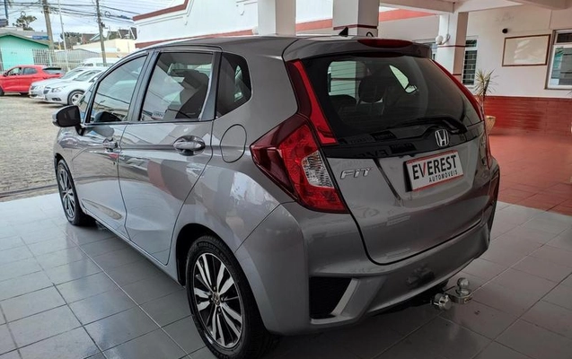 imagem-https://www.socarrao.com.br/sc-vehicle-images-prod/3742297/1789667664982-8462267_6_B_687539252e.jpeg