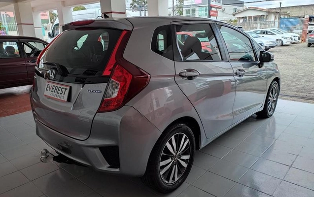 imagem-https://www.socarrao.com.br/sc-vehicle-images-prod/3742297/1789667664986-8462267_7_B_ba629a2695.jpeg