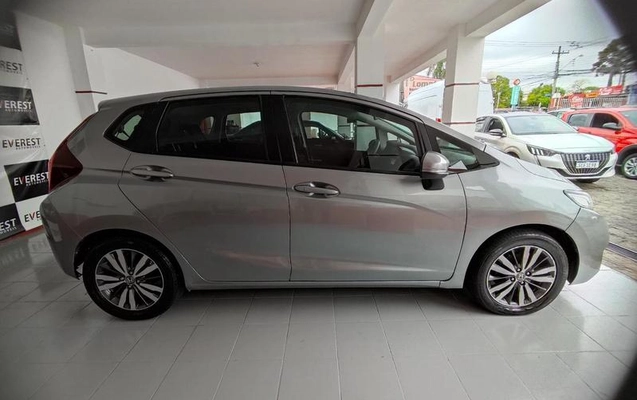 imagem-https://www.socarrao.com.br/sc-vehicle-images-prod/3742297/1789667664987-8462267_4_B_3bc75be522.jpeg
