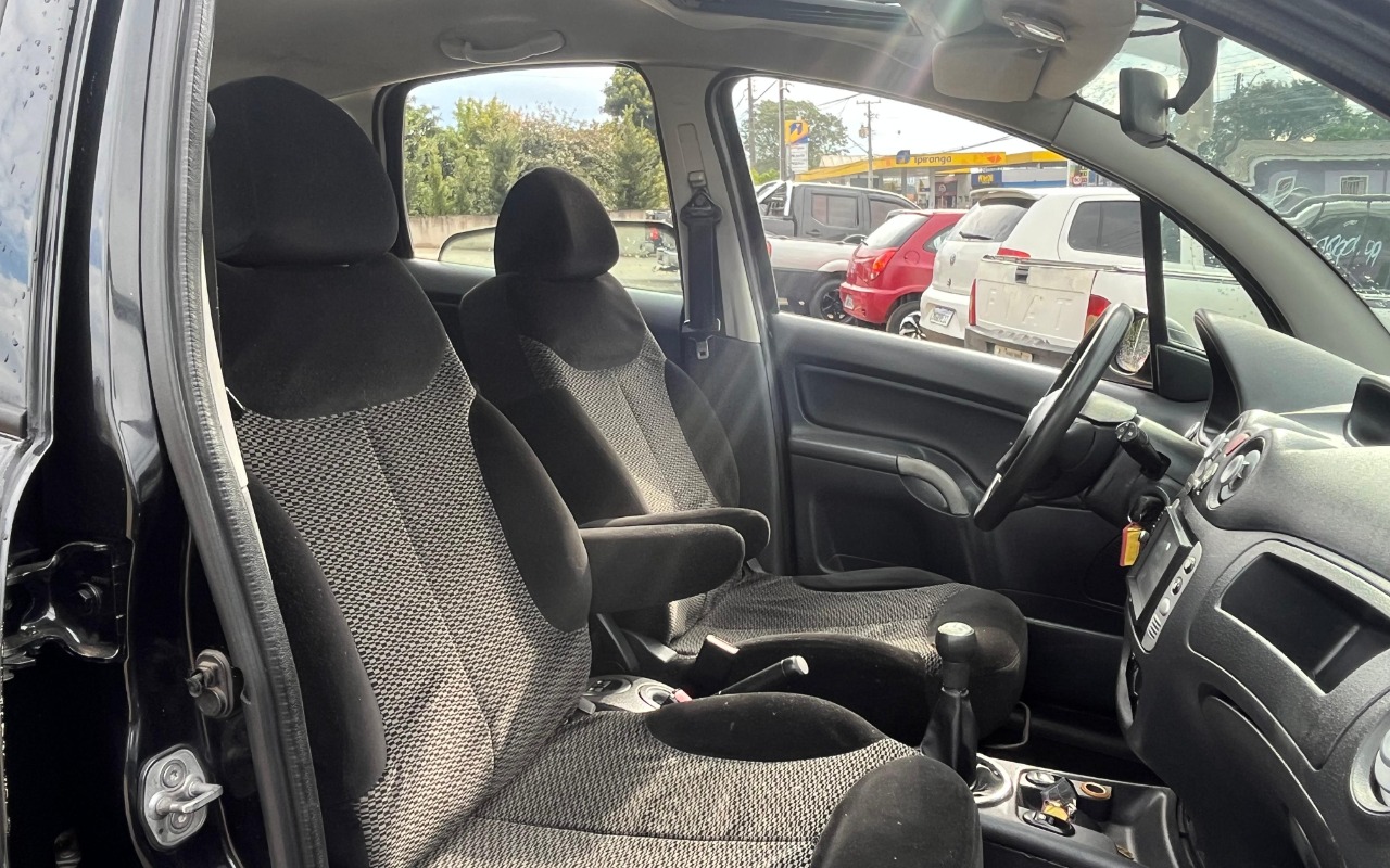 imagem-https://www.socarrao.com.br/sc-vehicle-images-prod/3742433/1788990248515-V2hhdHNBcHAgSW1hZ2UgMjAyNi0wOS0wOSBhdCAxOC4yNi4yMyAoNCkuanBlZw.jpeg