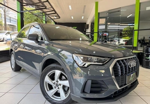 Audi Q3 2022 Cinza — foto 1 de 3