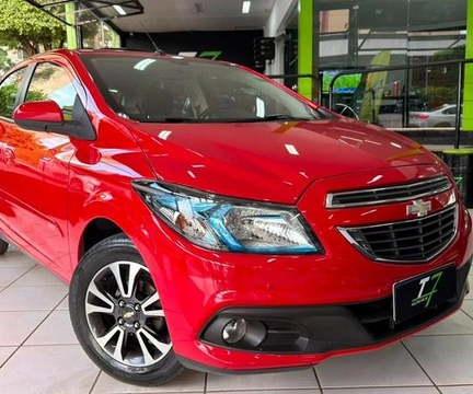 Chevrolet Onix 2015 Vermelho — foto 1 de 3