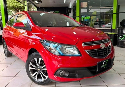 Chevrolet Onix 2015 Vermelho — foto 1 de 3