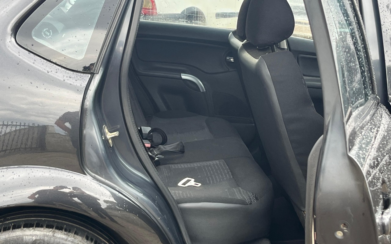 imagem-https://www.socarrao.com.br/sc-vehicle-images-prod/3743102/1788992726173-V2hhdHNBcHAgSW1hZ2UgMjAyNi0wOS0wNCBhdCAxOS40NS4yNyAoNCkuanBlZw.jpeg