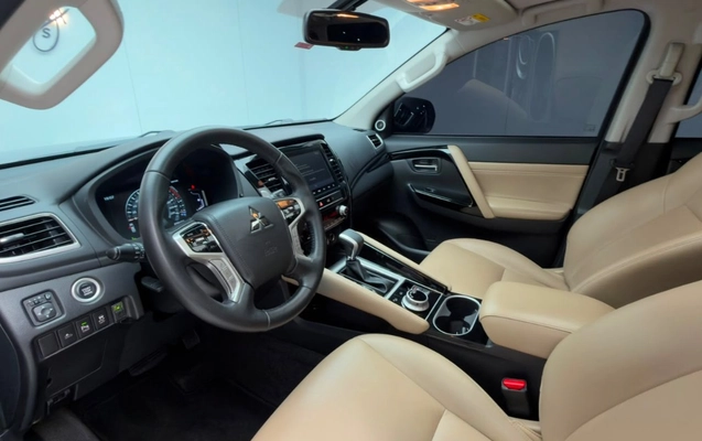 imagem-https://www.socarrao.com.br/sc-vehicle-images-prod/3743877/1789418125762-gb-7f6f873.jpeg