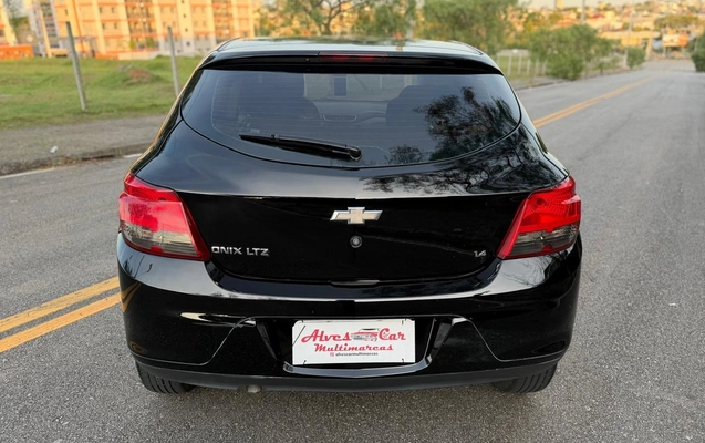 imagem-https://www.socarrao.com.br/sc-vehicle-images-prod/3749241/1789042889118-V2hhdHNBcHAgSW1hZ2UgMjAyNi0wNy0yNyBhdCAxNy4zOC40MyAoNCkuanBlZw.jpeg