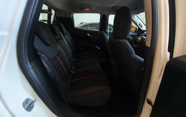 imagem-https://www.socarrao.com.br/sc-vehicle-images-prod/3749245/1789396820610-8423457_14_B_f7a1c86ca1.jpeg