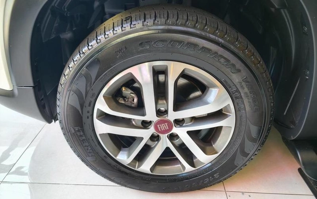 imagem-https://www.socarrao.com.br/sc-vehicle-images-prod/3749245/1789396820615-8423457_17_B_52e106670b.jpeg