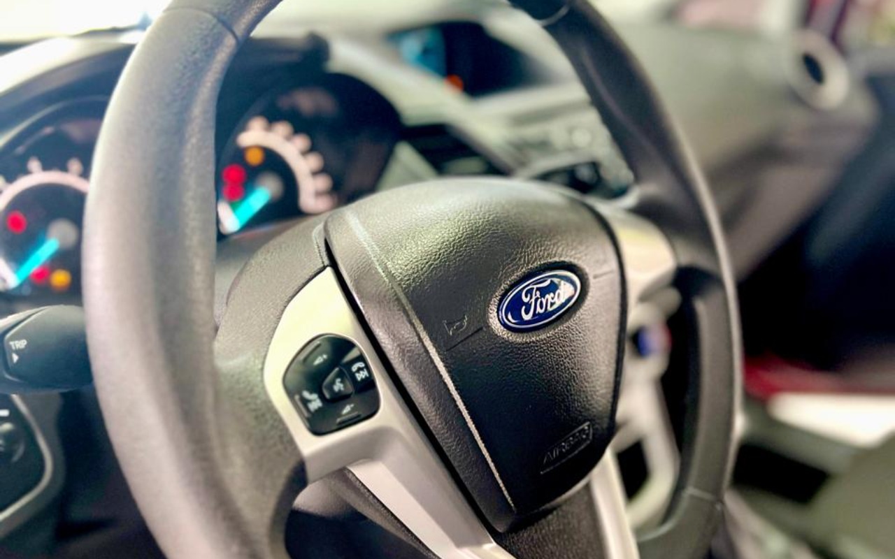 imagem-https://www.socarrao.com.br/sc-vehicle-images-prod/3749786/1790945257017-MTAuanBlZw.jpeg