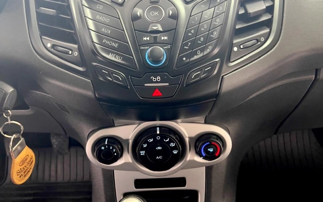 imagem-https://www.socarrao.com.br/sc-vehicle-images-prod/3749786/1790945257403-MTUuanBlZw.jpeg