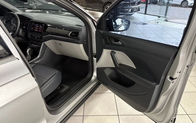 imagem-https://www.socarrao.com.br/sc-vehicle-images-prod/3750678/1789045596521-4nJVC6VHz8Ns0KE1CY5sIP4M115o8yjF.jpg