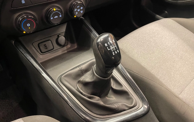 imagem-https://www.socarrao.com.br/sc-vehicle-images-prod/3750898/1789046019020-cf4603a2-f52d-4152-ba58-5c8dca69a5de.jpg