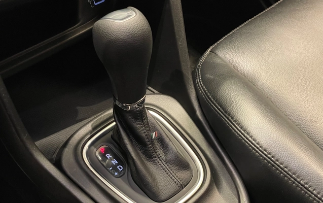 imagem-https://www.socarrao.com.br/sc-vehicle-images-prod/3751049/1789046295076-29250e96-1e3e-40e7-96da-42e85efb002a.jpg