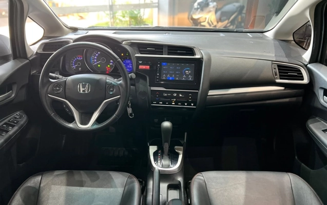imagem-https://www.socarrao.com.br/sc-vehicle-images-prod/3751067/1789046350478-1_060354.jpg