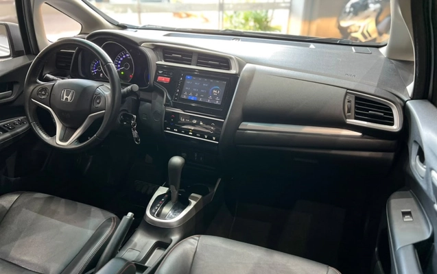 imagem-https://www.socarrao.com.br/sc-vehicle-images-prod/3751067/1789046350482-4_060354.jpg
