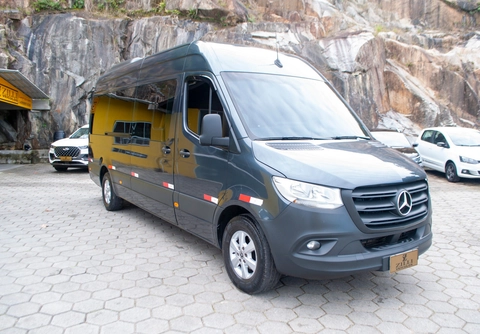 Mercedes-Benz Sprinter 2022 Cinza — foto 1 de 3