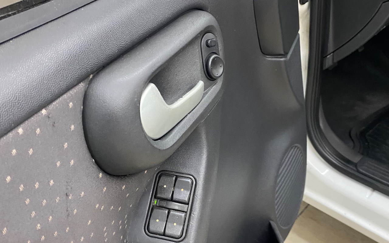 imagem-https://www.socarrao.com.br/sc-vehicle-images-prod/3751490/1789048605145-SU1HXzE4MjIuanBlZw.jpeg