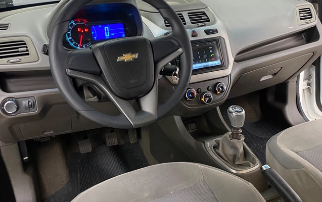 imagem-https://www.socarrao.com.br/sc-vehicle-images-prod/3751595/1789048558646-SU1HXzE4MDQuanBlZw.jpeg