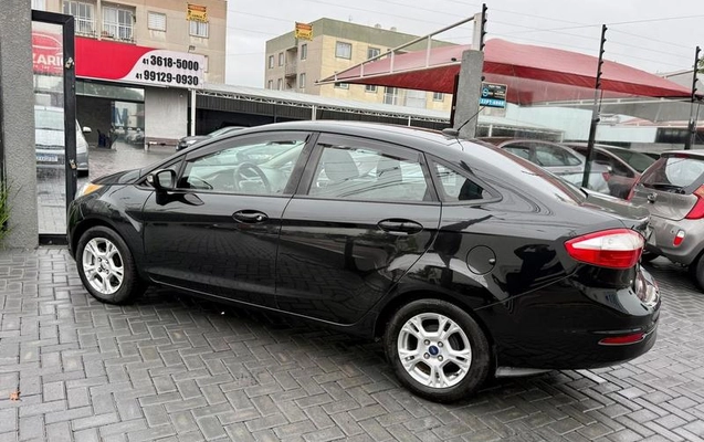 imagem-https://www.socarrao.com.br/sc-vehicle-images-prod/3751718/1789047837097-8463119_13_B_0d86acca16.jpeg