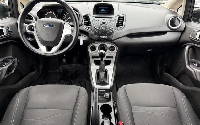 imagem-https://www.socarrao.com.br/sc-vehicle-images-prod/3751718/1789047837102-8463119_17_B_fcd931735c.jpeg