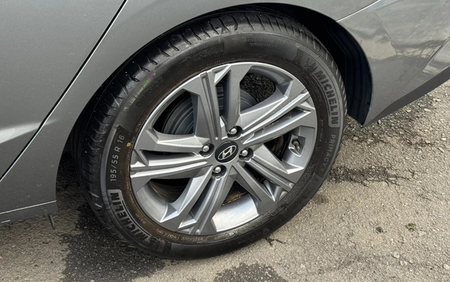 imagem-https://www.socarrao.com.br/sc-vehicle-images-prod/3751757/1789047888373-SU1HXzIyNzkuanBlZw.jpeg