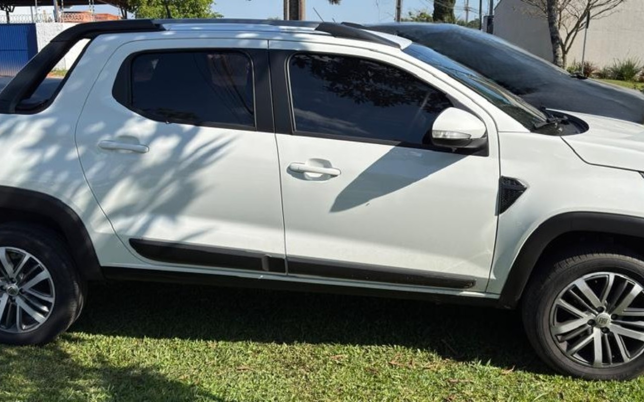 imagem-https://www.socarrao.com.br/sc-vehicle-images-prod/3752574/1789585172196-V2hhdHNBcHAgSW1hZ2UgMjAyNi0wOS0xNiBhdCAxNS4xOS40OCAoMikuanBlZw.jpeg