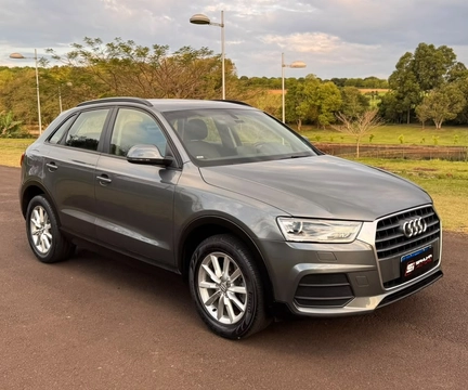 Audi Q3 2017 Cinza — foto 1 de 3