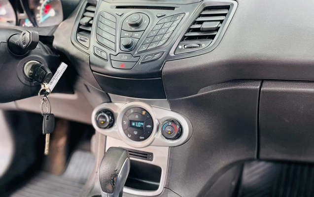 imagem-https://www.socarrao.com.br/sc-vehicle-images-prod/3752713/1789049917473-003_b39f533dde329c600f71ca5edc1d63ef.jpeg