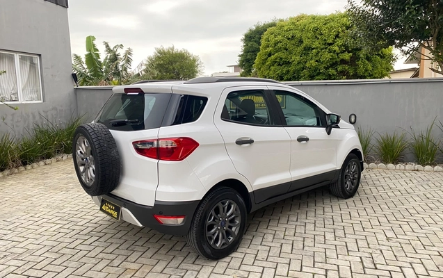 imagem-https://www.socarrao.com.br/sc-vehicle-images-prod/3753002/1789050569712-a0cc4d8d962140faaa6a8c1fac7f0cc2_1789050340976.jpg
