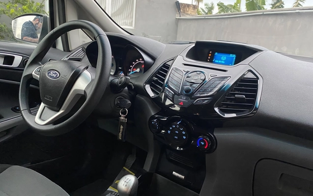 imagem-https://www.socarrao.com.br/sc-vehicle-images-prod/3753002/1789050569719-9a60415d57b94b8484d5e56a5f55b8e4_1789050340785.jpg