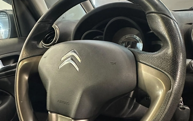 imagem-https://www.socarrao.com.br/sc-vehicle-images-prod/3753346/1789051455295-003_03eed7d14fe0729e396f93dcdb716245.jpeg