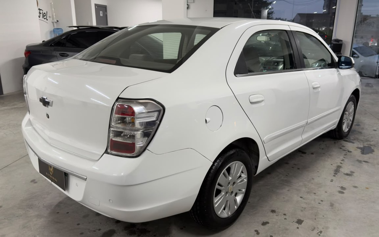 imagem-https://www.socarrao.com.br/sc-vehicle-images-prod/3753576/1789052046263-ZGU0M2FkYWYtZGVjNy00NWEzLTg3ZDctYTA3ZGQzZjI3MjllLmpwZw.jpg