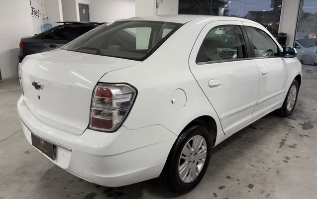 imagem-https://www.socarrao.com.br/sc-vehicle-images-prod/3753576/1789052046263-ZGU0M2FkYWYtZGVjNy00NWEzLTg3ZDctYTA3ZGQzZjI3MjllLmpwZw.jpg
