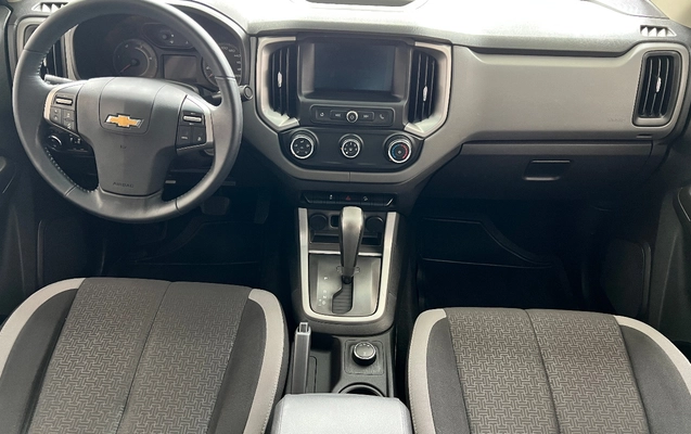 imagem-https://www.socarrao.com.br/sc-vehicle-images-prod/3753766/1789052491449-MjAyNDA3MDZfMTMwNTA1MDM5X2lPUy5qcGc.jpg