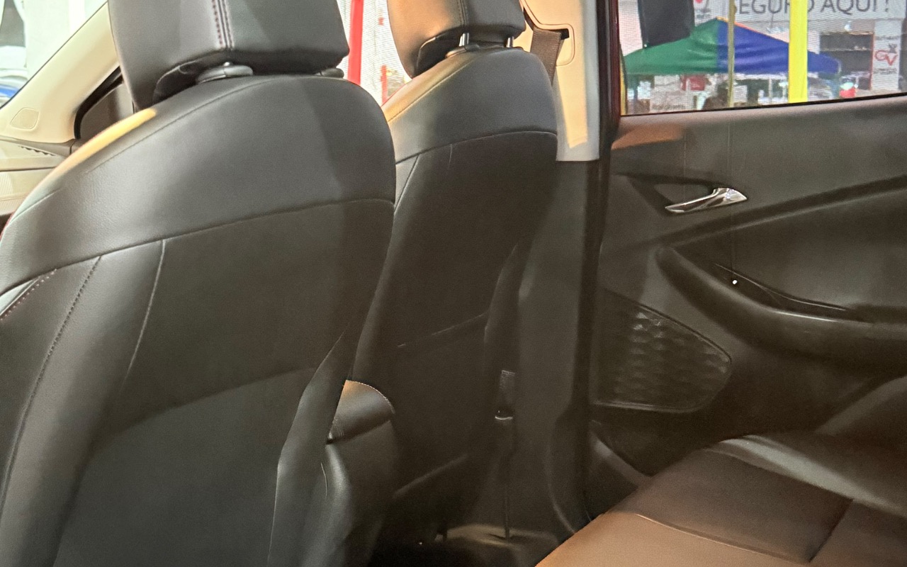 imagem-https://www.socarrao.com.br/sc-vehicle-images-prod/3753907/1789052808409-YjFhNmNiMjgtYWFlZS00ZTBhLTk2MjMtYWI2MGU3ZjY2MWQ4LmpwZWc.jpeg