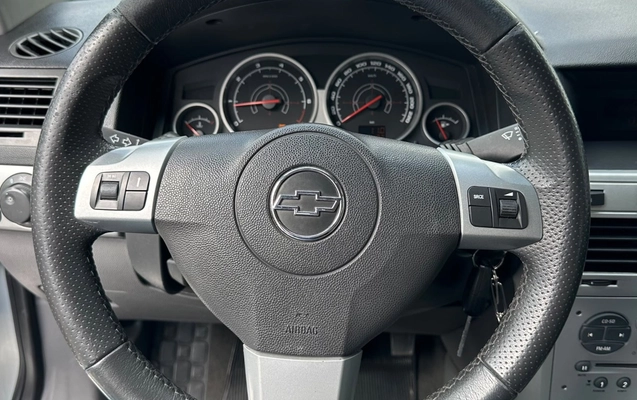 imagem-https://www.socarrao.com.br/sc-vehicle-images-prod/3754264/1789157463209-Y2FmMDEyNDgtNmQ0Yi00ZTBmLWIyODAtMTNhZjM4MjkzOGYzLmpwZWc.jpeg
