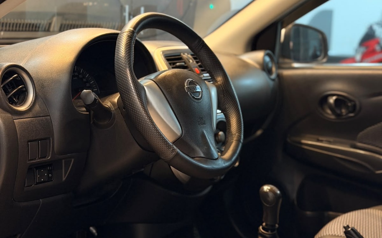 imagem-https://www.socarrao.com.br/sc-vehicle-images-prod/3754322/1789054075784-V2hhdHNBcHAgSW1hZ2UgMjAyNi0wOS0wOSBhdCAxNy4zNC4wOCAoMSkuanBlZw.jpeg
